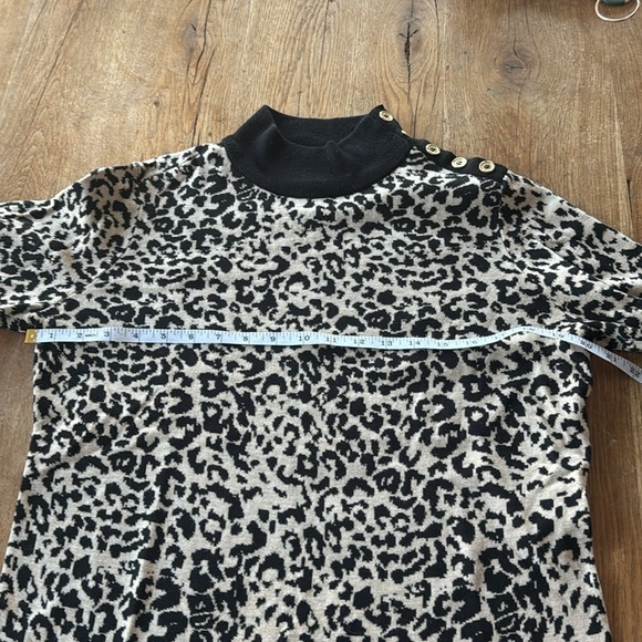 Woman’s Calvin Klein animal print sweater - Picture 5 of 7